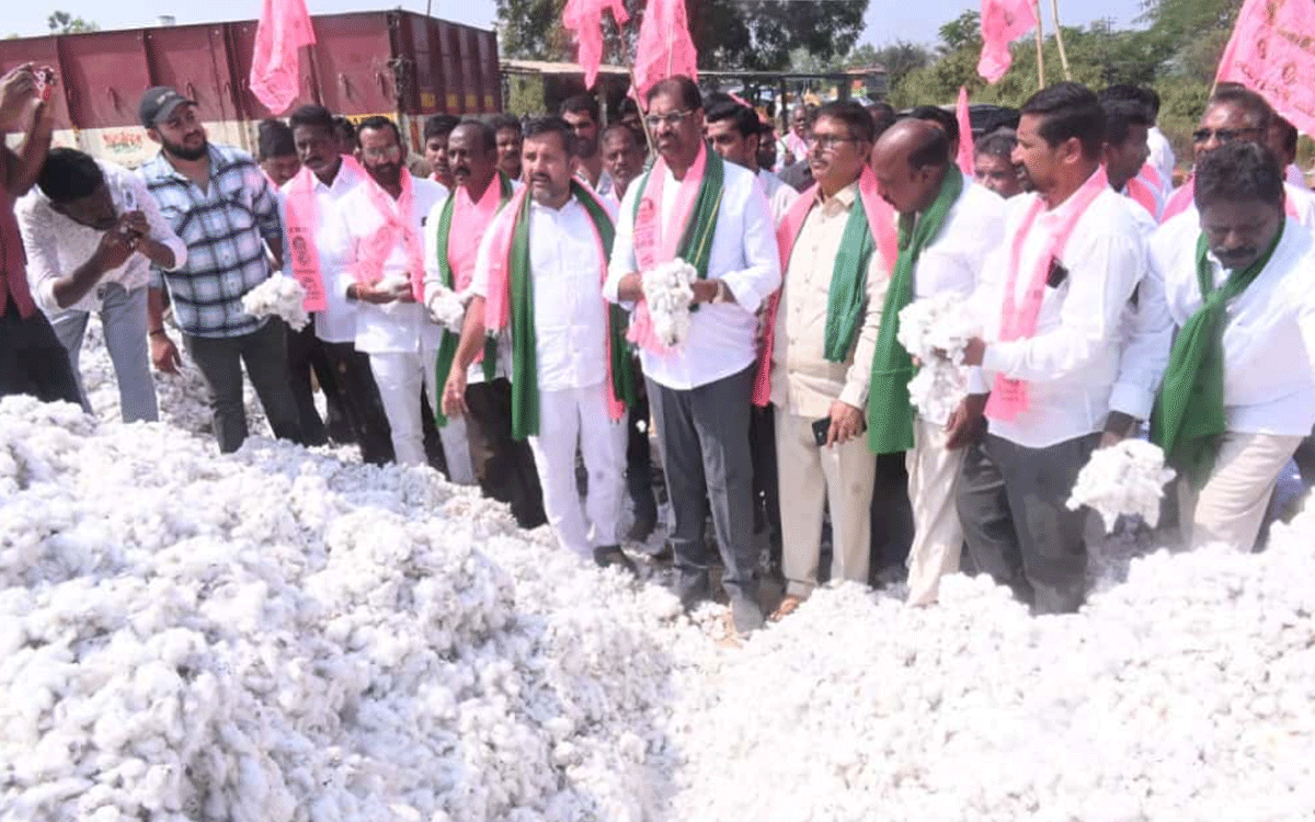 Julurupadu : జూలూరుపాడులో సీసీఐ కొనుగోలు కేంద్రం ఏర్పాటు చేయాలి : ఎంపీ వద్దిరాజు రవిచంద్ర