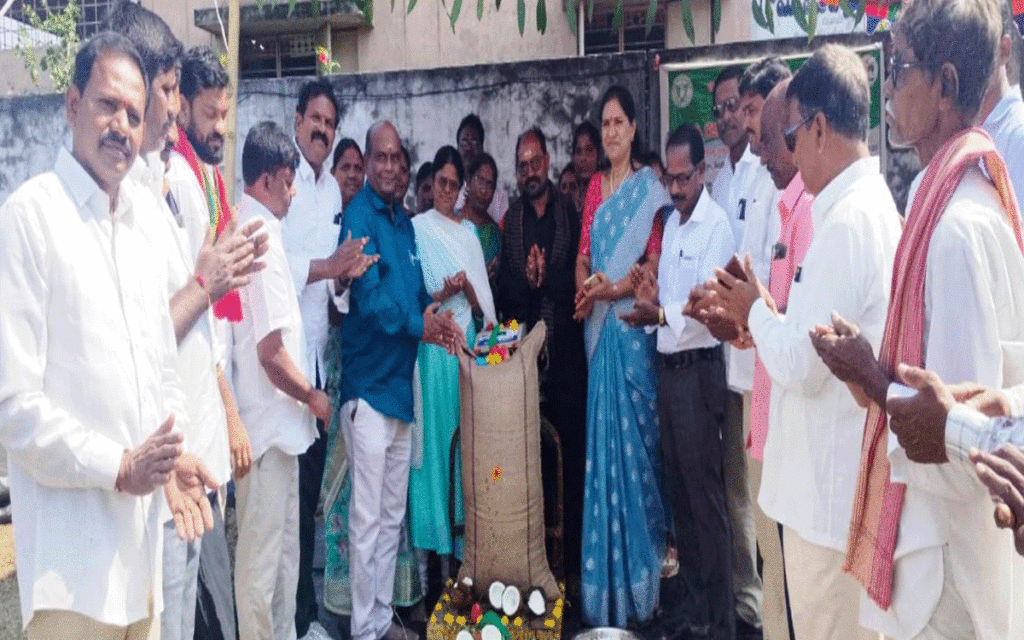 Karepally : 'ధాన్యం కొనుగోలు కేంద్రాలతో మద్దతు ధర'