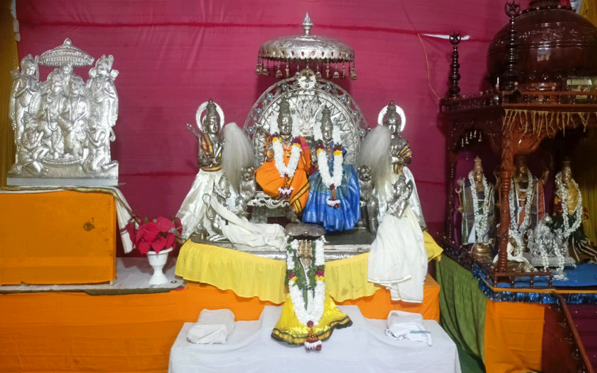 Yellandu : కుల మతాలకు అతీతంగా నాగుల్ మీరా దర్గా ఉర్సు ఉత్సవాలు