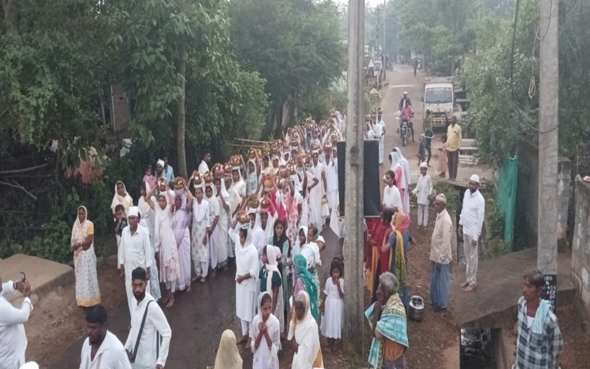 Yellandu : కుల మతాలకు అతీతంగా నాగుల్ మీరా దర్గా ఉర్సు ఉత్సవాలు