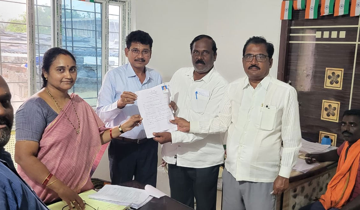 Nominations | పోతంగల్‌ మండలంలో 14 నామినేషన్ల దాఖలు…ఎంపీడీవో చందర్‌