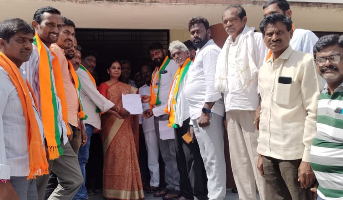 Veenavanka | తుఫాన్‌తో నష్టపోయిన పంటలకు ఎకరాకు రూ.30 వేల నష్టపరిహారం ఇవ్వాలి.. బీజేపీ మండల అధ్యక్షుడు నరేష్‌