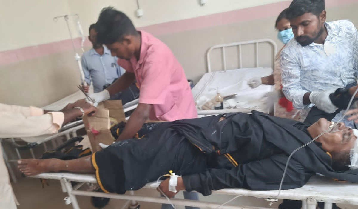 Road accident | నీరుకుల్లలో రోడ్డు ప్రమాదం.. వేగురుపల్లి వాసులకు గాయాలు