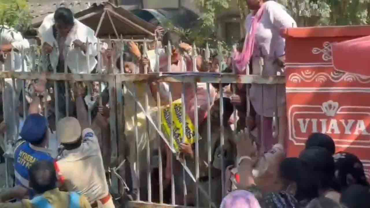 NHM | మూడు నెలలుగా జీతాలు బంద్‌.. ఎన్‌హెచ్‌ఎం డైరెక్టరేట్ కార్యాలయం ముట్టడి : వీడియో