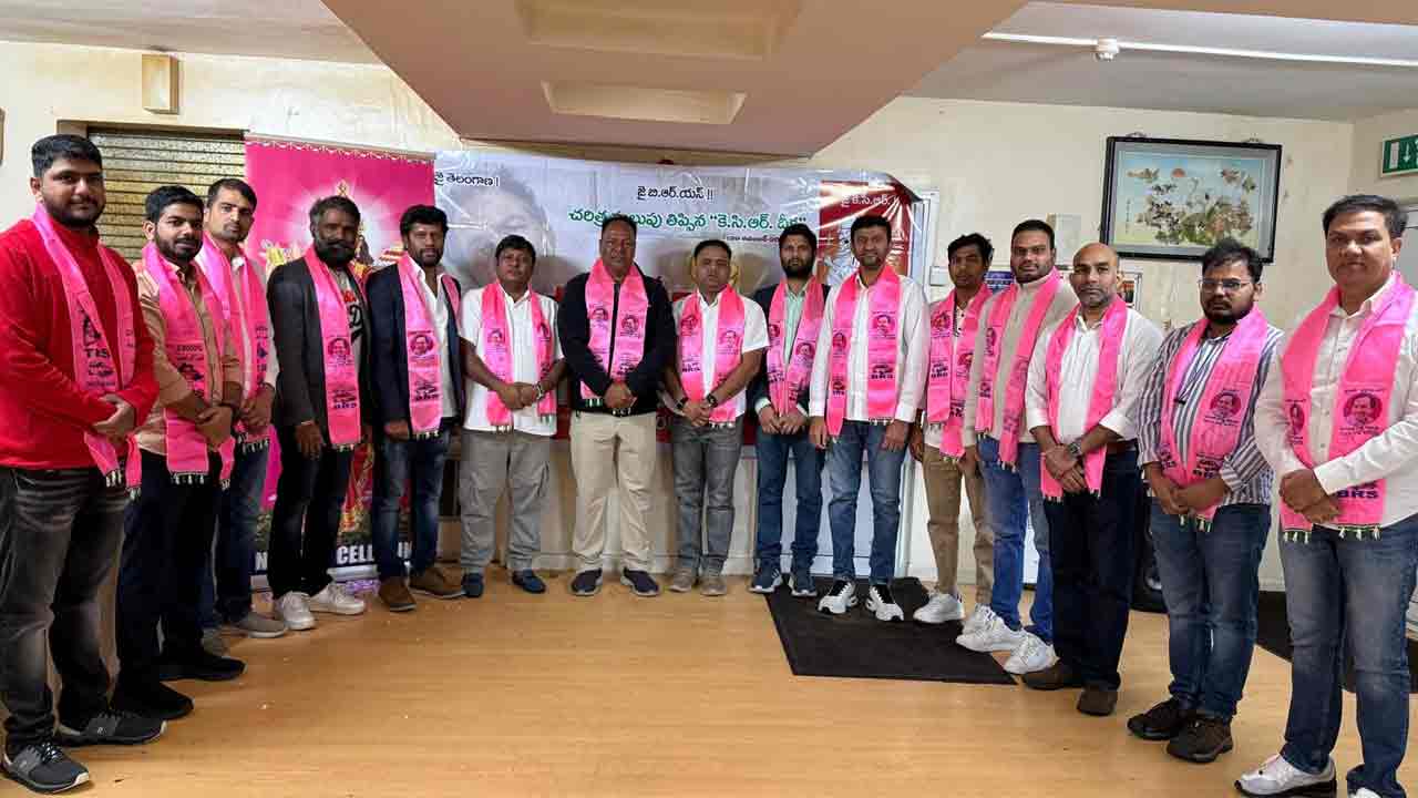 Deeksha Divas | లండన్‌లో ఘనంగా దీక్షా దివస్