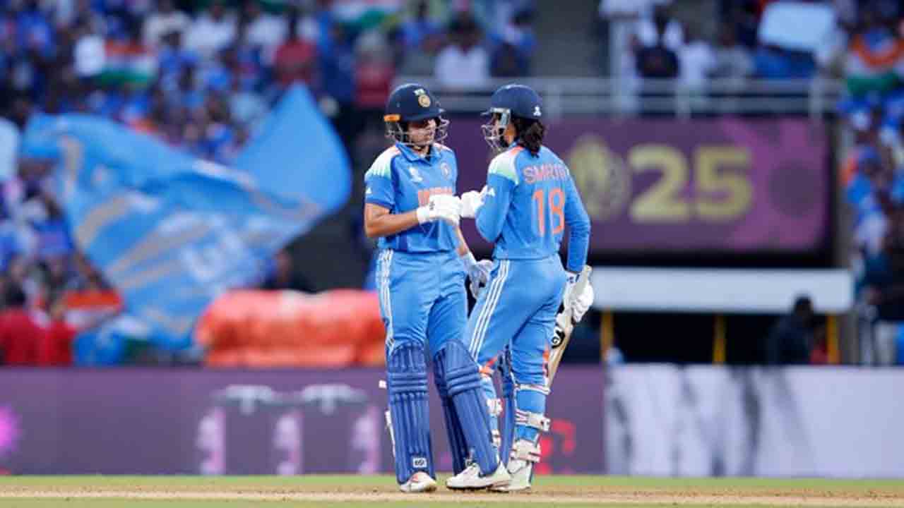 World Cup Final | పవర్ ప్లేలో చితక్కొట్టిన ఓపెనర్లు.. వరల్డ్ కప్‌లో పరుగుల రాణిగా మంధాన..!