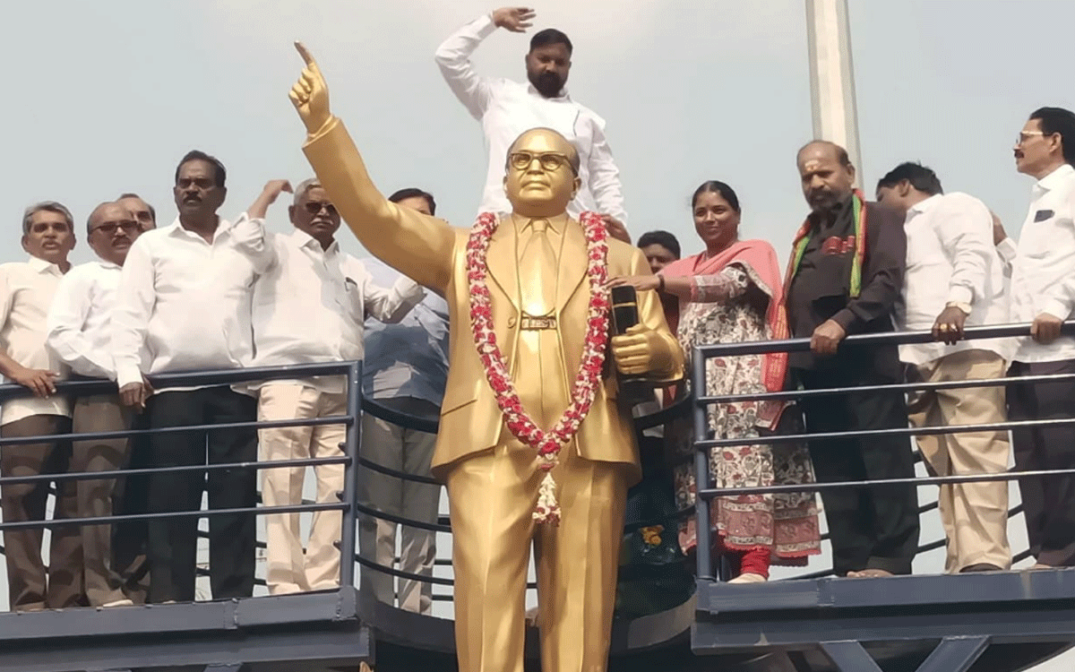 Palvancha : పాల్వంచలో ఘనంగా భారత రాజ్యాంగ దినోత్సవం