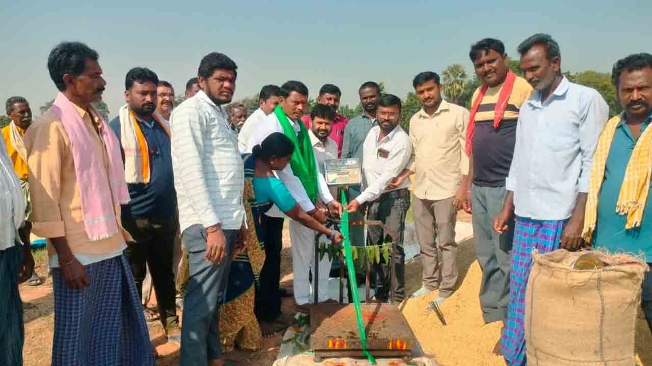 రైతులు దళారులను నమ్మి మోసపోవద్దు : చింతపండు సంపత్‌
