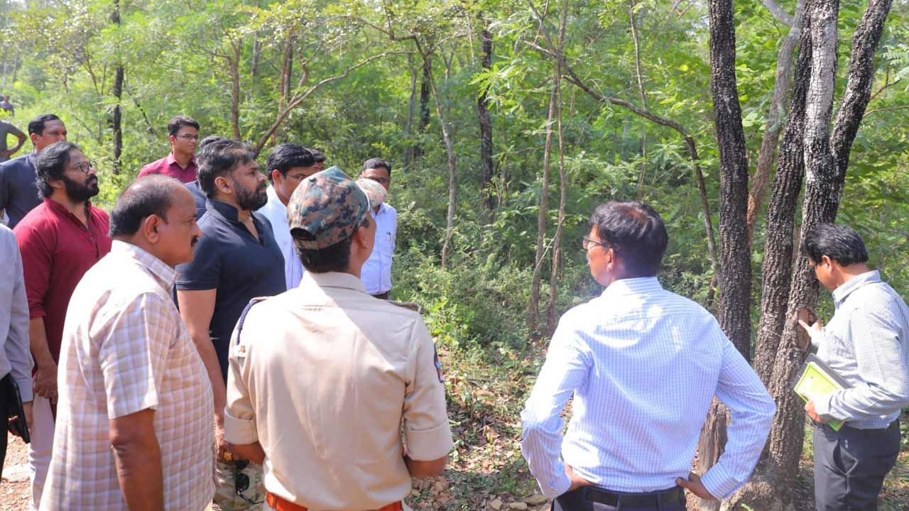 తిరుపతి జిల్లా మామండూరు అటవీ ప్రాంతాన్ని పరిశీలించిన ఏపీ డిప్యూటీ సీఎం పవన్ కల్యాణ్‌