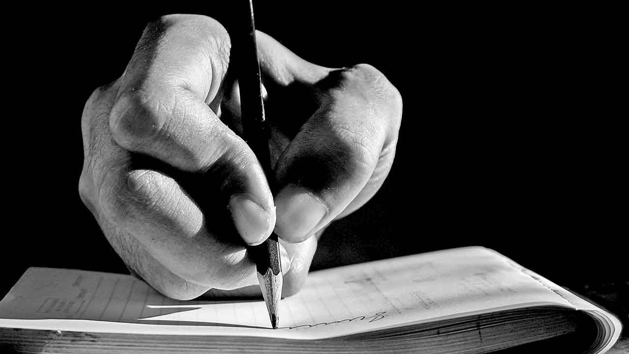 పెన్సిల్‌ రాత.. కోట్లల్లో మేత.. రిజిస్ట్రేషన్‌ ఆఫీసుల్లో జోరుగా వసూళ్ల దందా