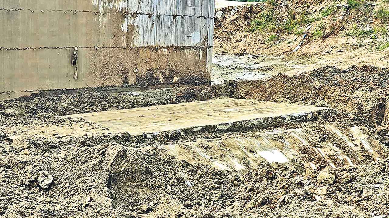 సర్కారు వారి హైలెవల్‌ నిర్లక్ష్యం!