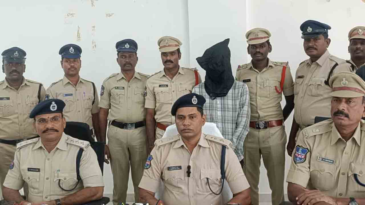 Gadwal | వీడిన మహిళ మర్డర్ కేసు మిస్టరీ..నిందితుడి రిమాండ్‌