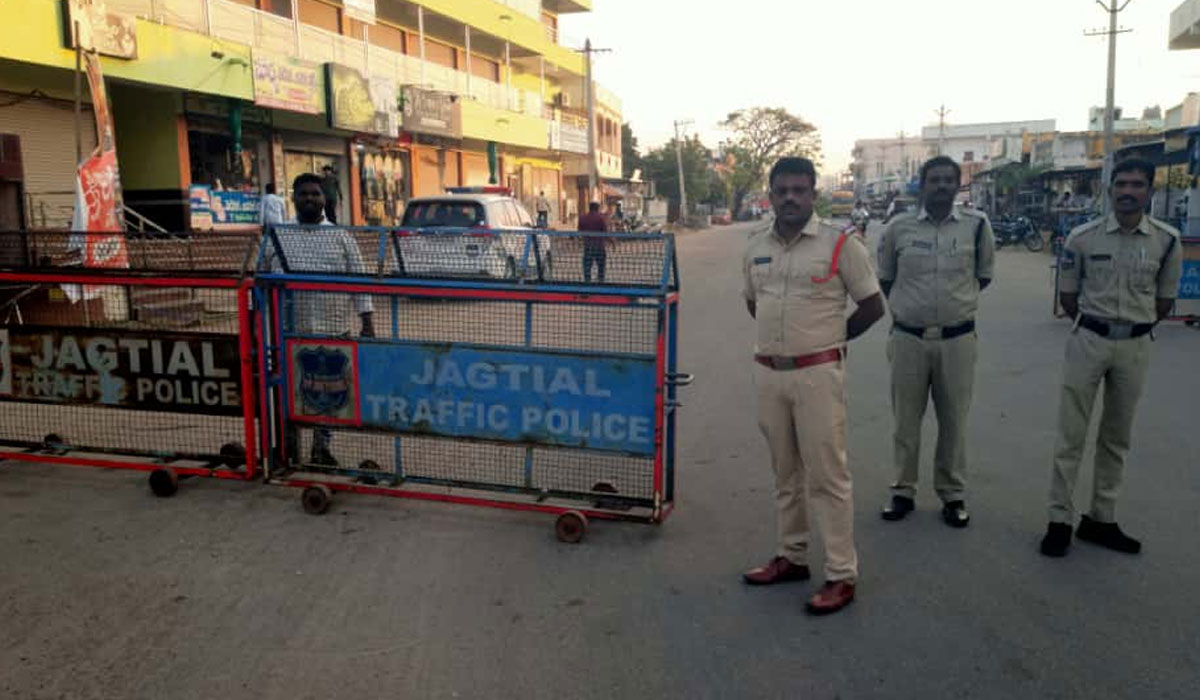 Road accidents | రోడ్డు ప్రమాదాల నివారణకు ప్రత్యేక చర్యలు.. పెగడపల్లి ఎస్సై కిరణ్ కుమార్