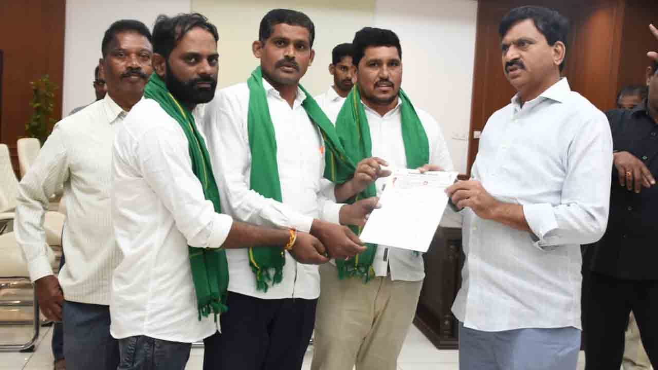 Parigi | బంజారా భవనాలకు స్థలం, నిధులు కేటాయించాలి : రాజేష్‌నాయక్