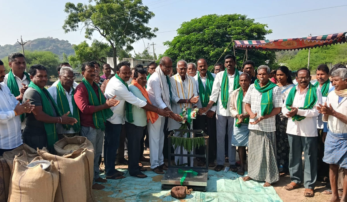 Sultanabad | దళారులను నమ్మి మోసపోవద్దు.. సుల్తానాబాద్‌ ఏఎంసీ చైర్మన్‌ వినుపల ప్రకాష్‌రావు