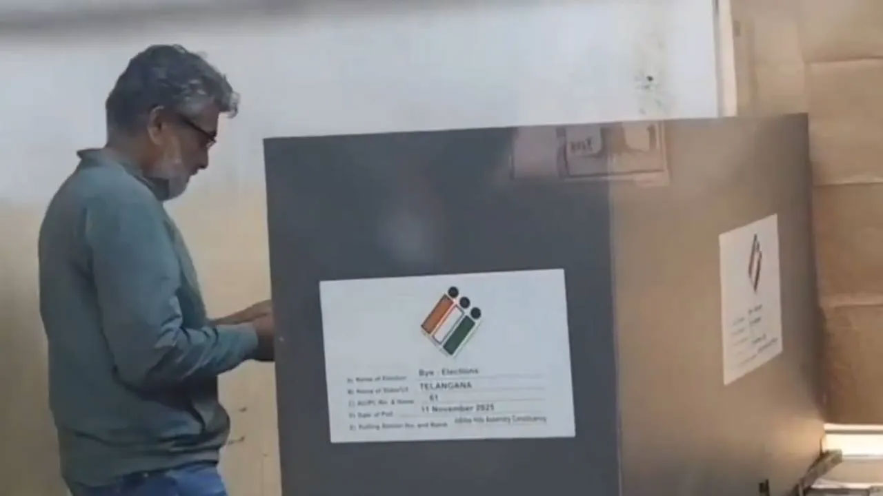 Rajamouli | బిజీ షెడ్యూల్‌లోను ఓటు హ‌క్కు వినియోగించుకున్న రాజ‌మౌళి.. ఎక్క‌డ ఓటు వేశారంటే..!