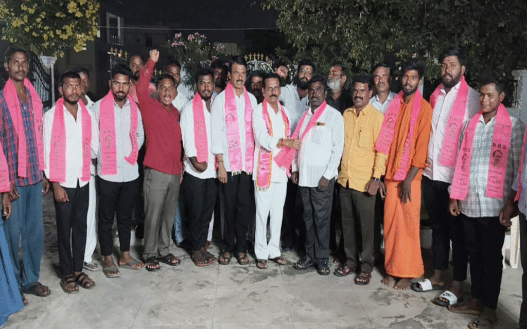 Devarakonda ; స్థానిక సంస్థల ఎన్నికల్లో కాంగ్రెస్ మోసాల్ని ఎండకట్టాలి : మాజీ ఎమ్మెల్యే రవీంద్ర కుమార్