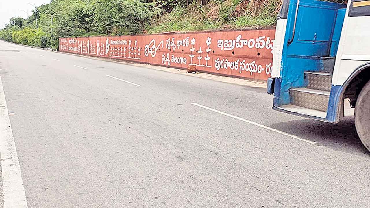 నాలుగు వరుసలపై నాన్చుడు ధోరణి.. ప్రధాన రహదారుల విస్తరణపై ప్రభుత్వ నిర్లక్ష్యం