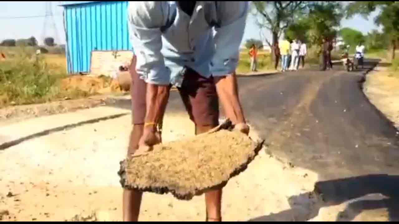 RS Praveen Kumar | రేవంత్ ప్ర‌జా పాల‌న లాగానే ఉంది ఈ డాంబ‌ర్ రోడ్డు.. ఆర్ఎస్ ప్ర‌వీణ్ కుమార్ విమ‌ర్శ‌