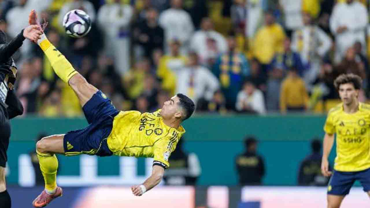 Cristiano Ronaldo | నలభై ఏళ్లలో కుర్రాడిలా.. రోనాల్డో బైస్కిల్ కిక్‌ వైరల్..!