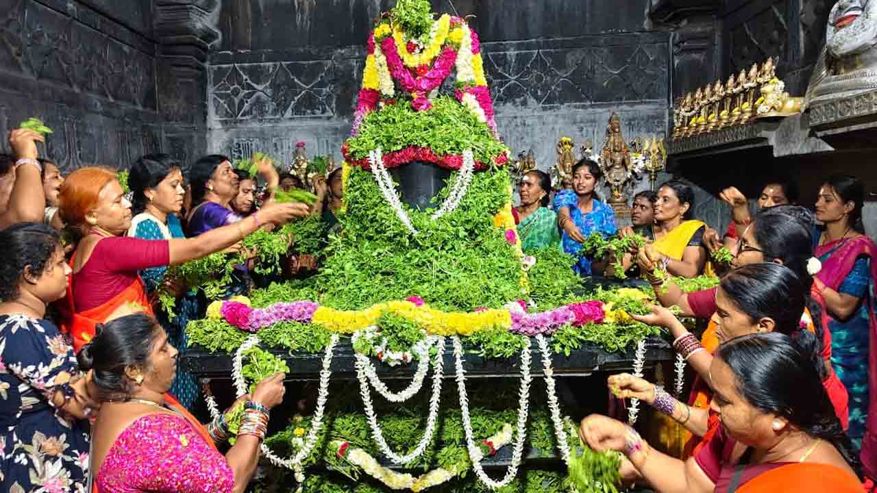 Hanumakonda | వేయిస్తంభాల రుద్రేశ్వరస్వామికి ‘లక్ష తులసీ దళార్చన’
