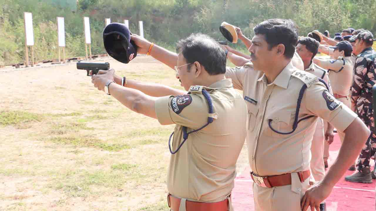 CP Sajjanar | మ‌ళ్లీ తుపాకీ ప‌ట్టిన సీపీ స‌జ్జ‌నార్‌.. థ్రిల్లింగ్‌గా ఉంటుందంటూ ట్వీట్