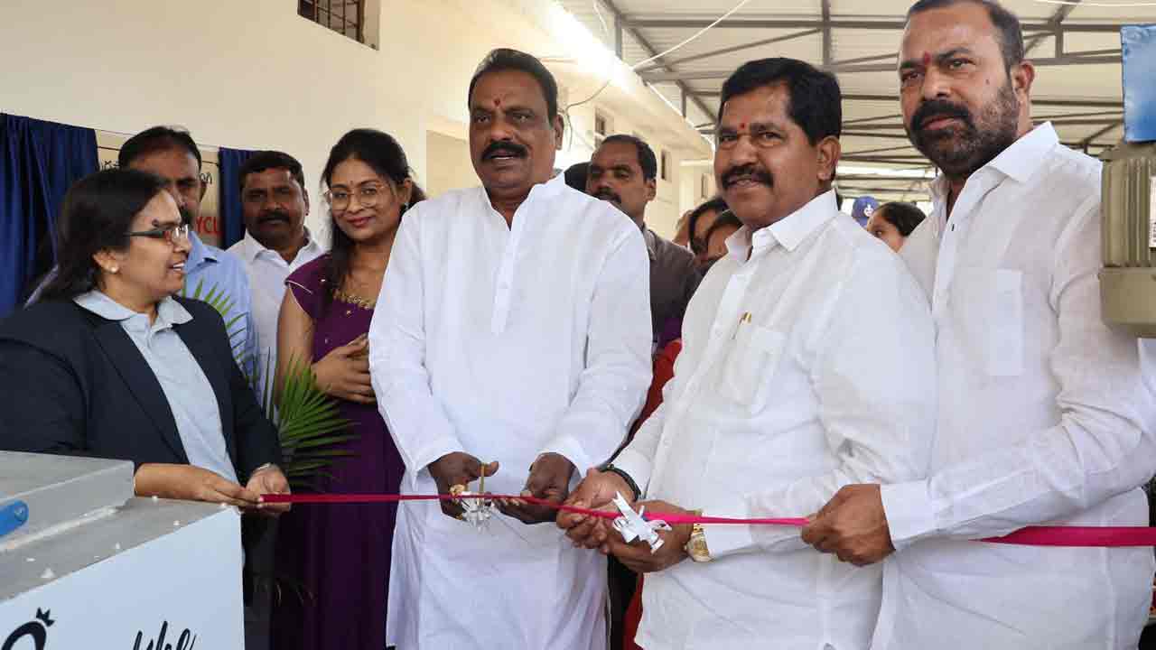 విద్యార్థినుల‌కు సుర‌క్షిత‌మైన వాతావ‌ర‌ణం సృష్టించ‌డ‌మే స‌ఖీ టెక్నాల‌జీస్ ల‌క్ష్యం