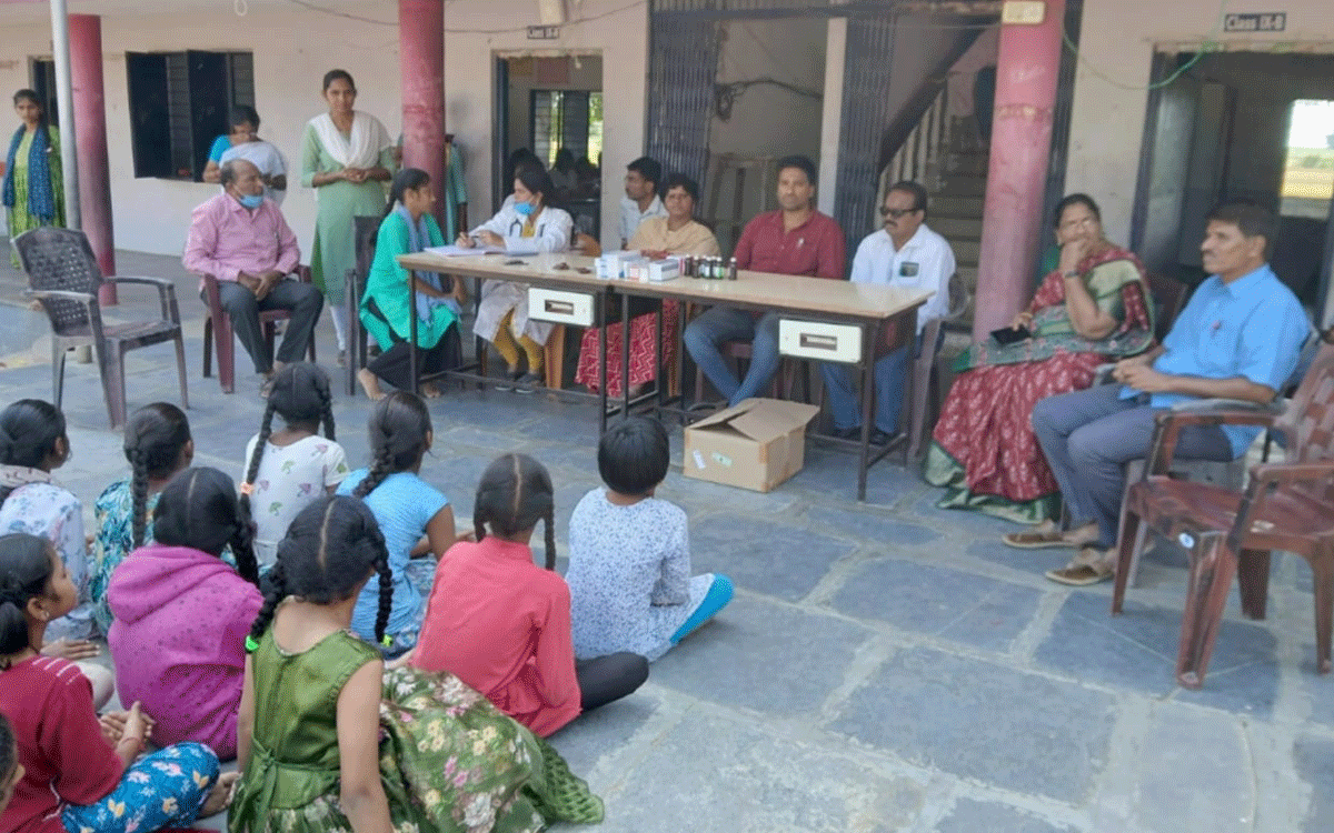 Kattangur : విద్యార్థినుల ఆరోగ్యం పట్ల శ్రద్ధ వ‌హించాలి : జి. సతీశ్‌కుమార్