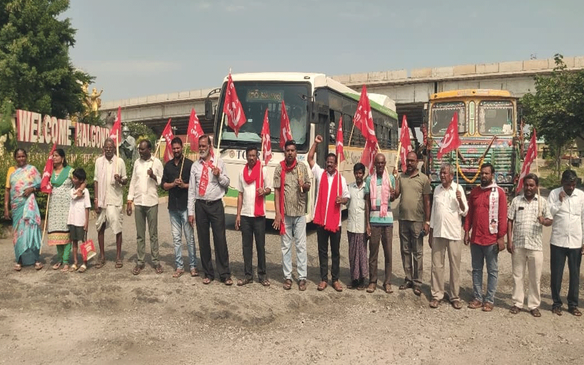 Ramagiri : గుంతలు పూడ్చండి.. ప్రజల ప్రాణాలు కాపాడండి : స‌య్య‌ద్ హాషం