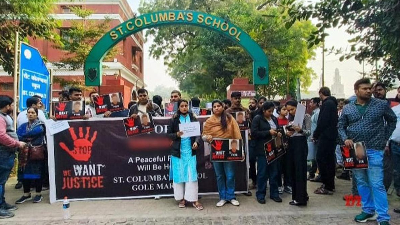 Student Suicide | టీచర్ల వేధింపులతో టెన్త్‌ విద్యార్థి ఆత్మహత్య.. హెడ్‌మాస్టర్‌ సహా ముగ్గురు ఉపాధ్యాయులపై వేటు