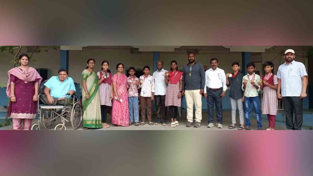 Hanumakonda | జాతీయ స్థాయి పోటీలకు ఎంపికైన ప్రభుత్వ ఉన్నత పాఠశాల విద్యార్థులు