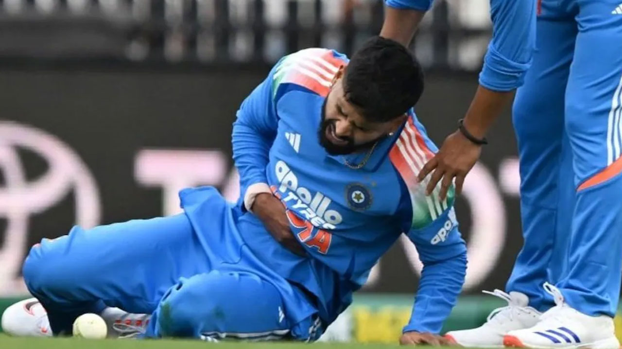 Shreyas Iyer: శ్రేయాస్ అయ్య‌ర్ ఆక్సిజ‌న్ 50కి ప‌డిపోయింది..