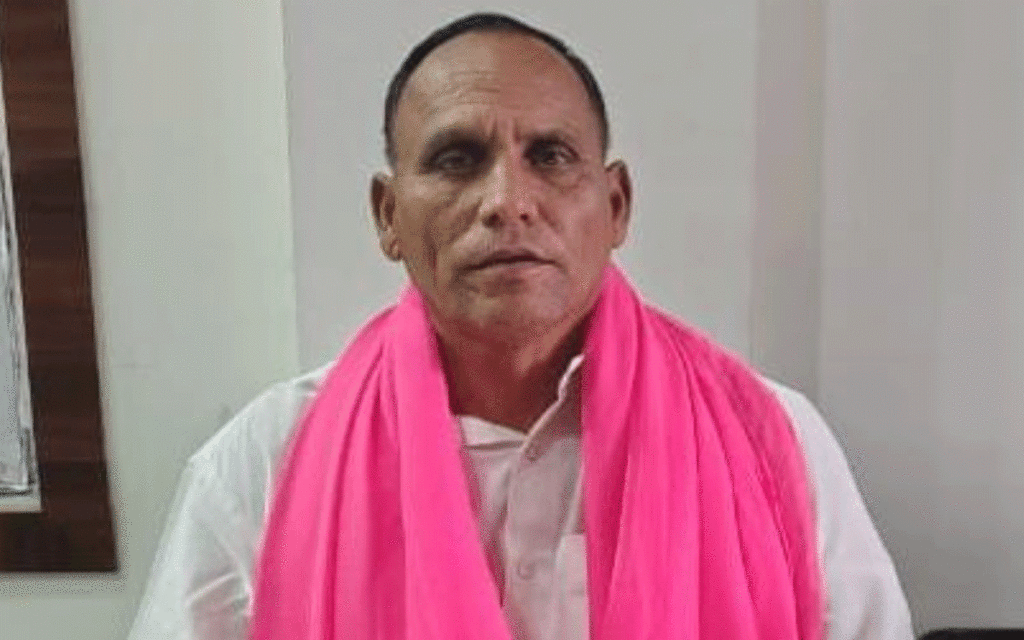 Thungathurthy : స్థానిక ఎన్నికల్లో మహిళా ఓట్ల కోసమే ఇందిరమ్మ చీరల పంపిణీ : తాటికొండ సీతయ్య