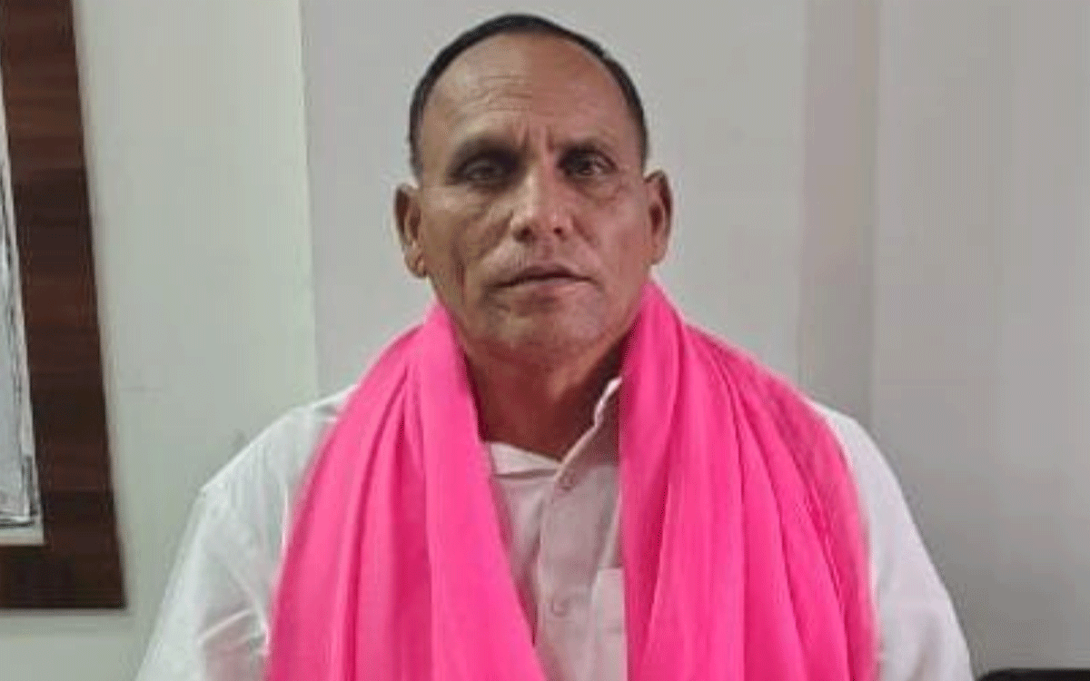 Thungathurthy : స్థానిక ఎన్నికల్లో మహిళా ఓట్ల కోసమే ఇందిరమ్మ చీరల పంపిణీ : తాటికొండ సీతయ్య