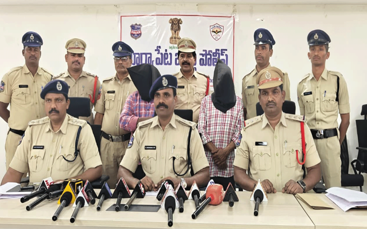 Suryapet Town : సూర్యాపేట‌లో బైక్ దొంగ‌లు ఇద్ద‌రు అరెస్ట్‌.. 26 బైకులు స్వాధీనం