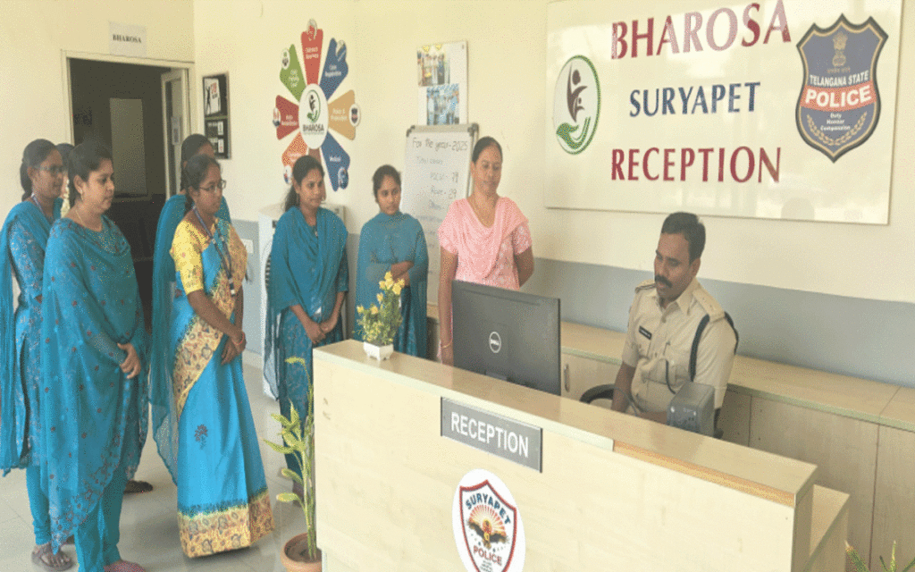 Suryapet Town : వేధింపులపై ధైర్యంగా ఫిర్యాదు చేయాలి : ఎస్పీ న‌ర‌సింహ‌