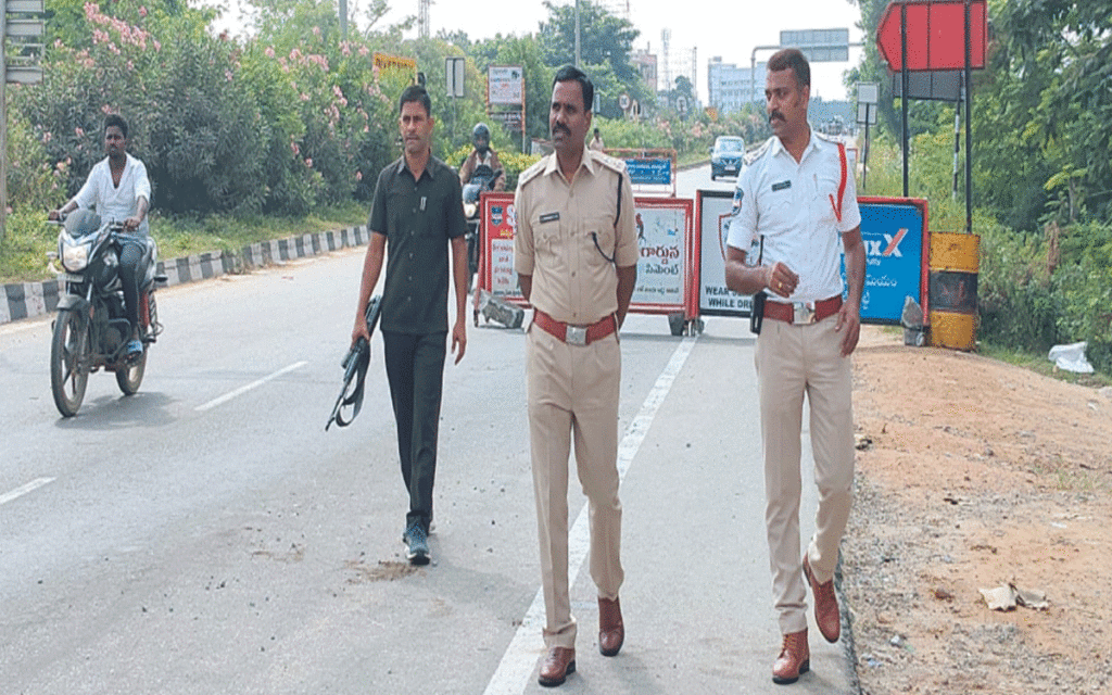 Suryapet Town : రోడ్డు ప్రమాదాల నివారణకు కృషి : ఎస్పీ న‌ర‌సింహ‌