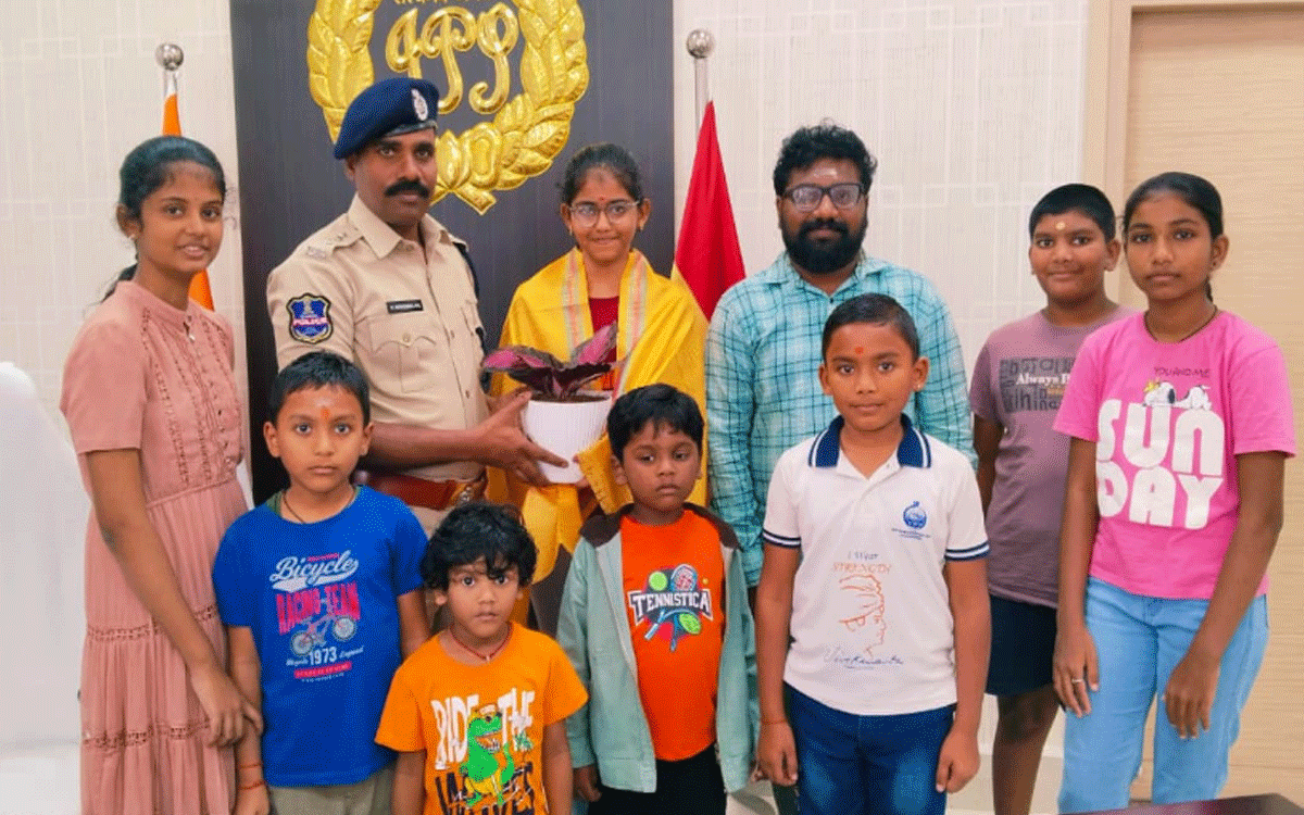 Suryapet Town : పిల్లల్లో క్రీడా నైపుణ్యాన్ని గుర్తించాలి : ఎస్పీ న‌ర‌సింహ‌