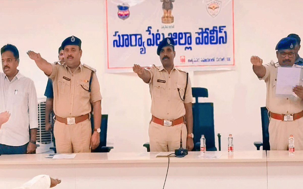 Suryapet Town : రాజ్యాంగం ప్రజలకు వరం : ఎస్పీ న‌ర‌సింహ‌