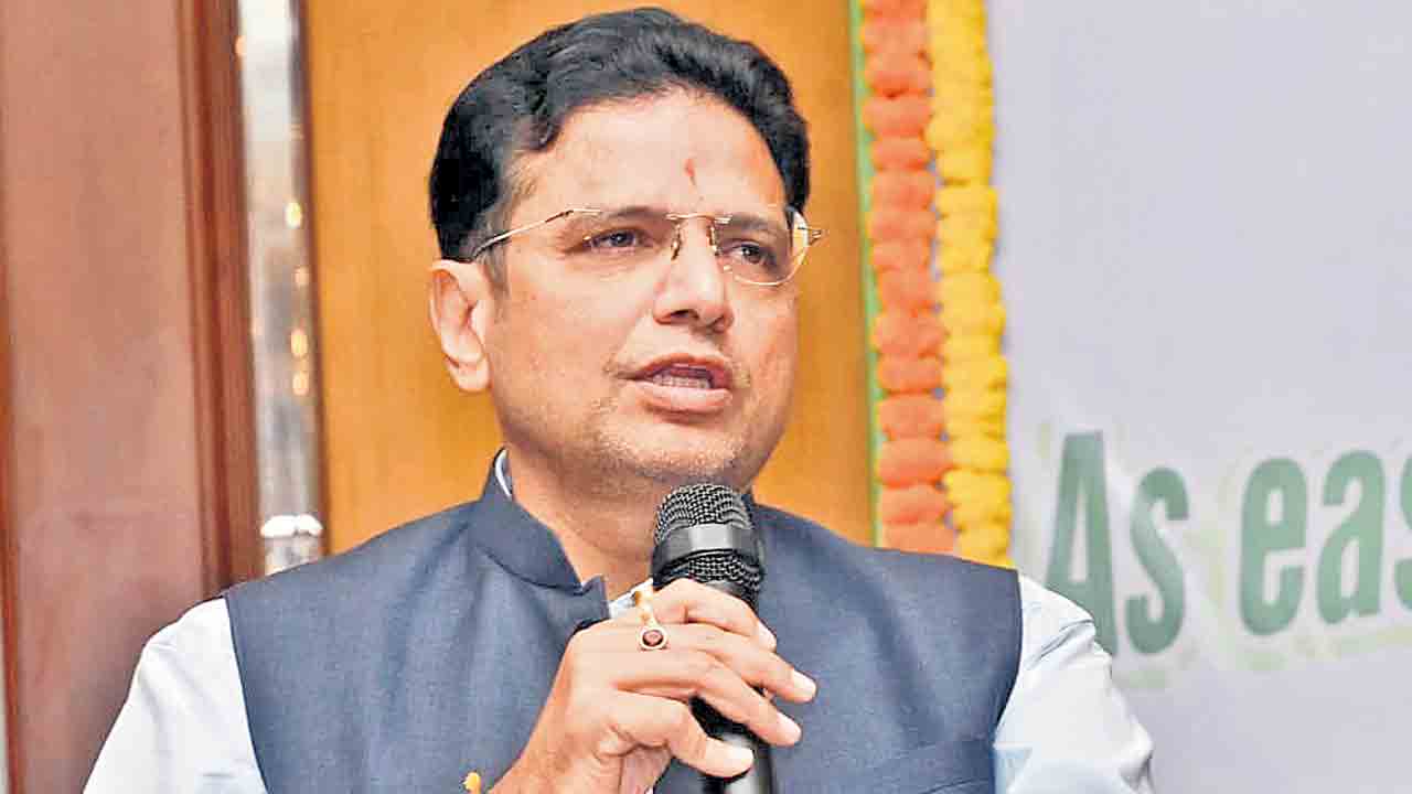 ఇక వాట్సాప్‌లో మీ-సేవ!.. ప్రారంభించిన మంత్రి శ్రీధర్‌ బాబు