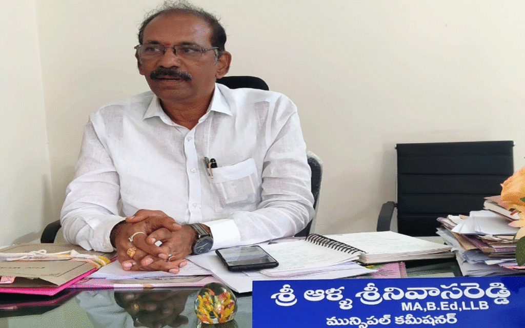 Khammam Rural : గ్రానైట్ వ్యర్ధాలు రోడ్డు వెంట పడవేస్తే జరిమానా : మున్సిపల్ కమిషనర్ ఆళ్ల శ్రీనివాస్ రెడ్డి