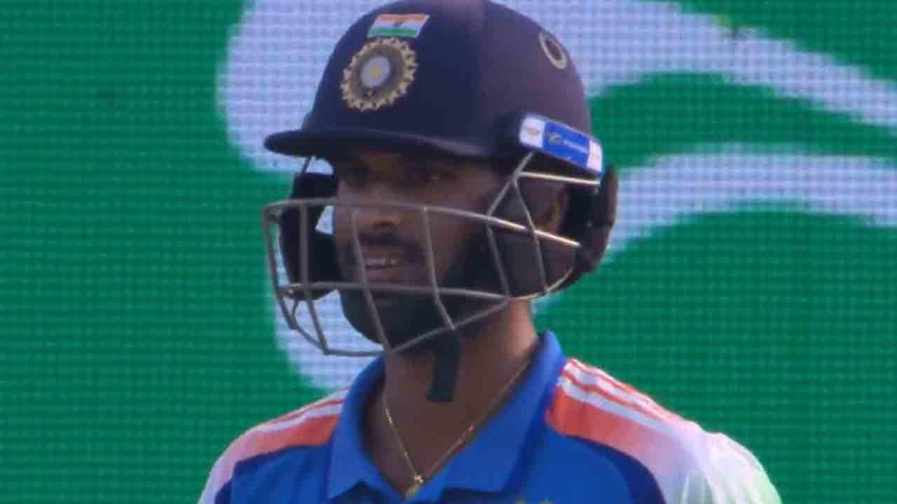 Ranchi ODI | సుందర్ ఔట్.. శతకానికి చేరువైన కోహ్లీ..!