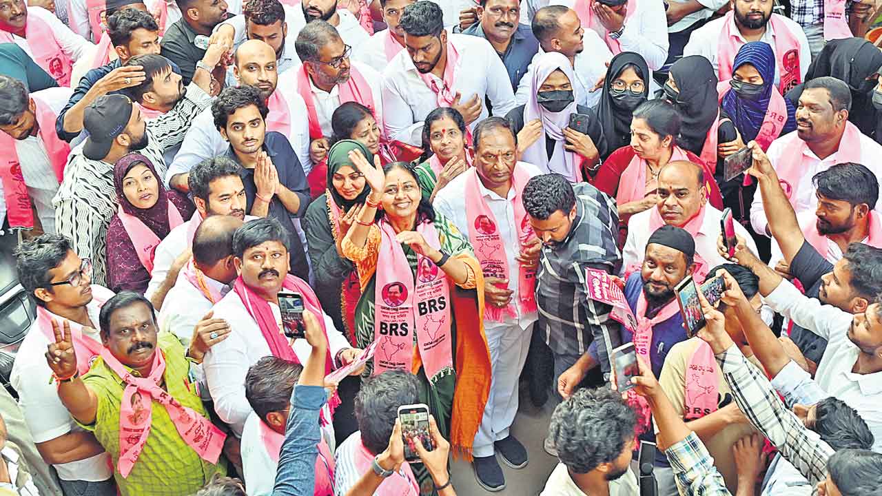 జూబ్లీహిల్స్‌లో కారు ప్రచార జోరు