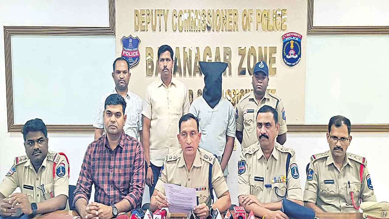 నగలు, నగదుపై కన్నేసి.. మహిళ దారుణ హత్య