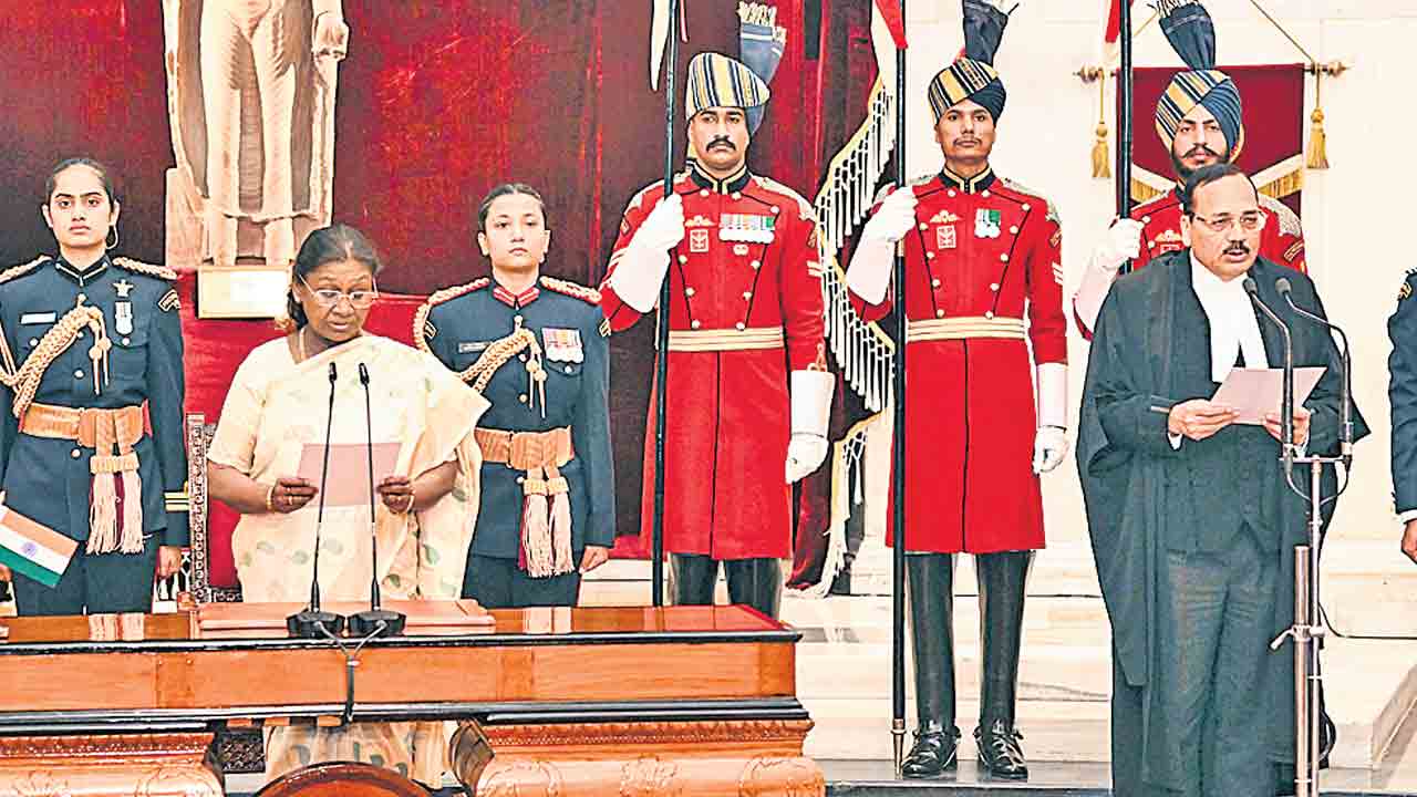 53వ సీజేఐగా జస్టిస్‌ సూర్యకాంత్‌