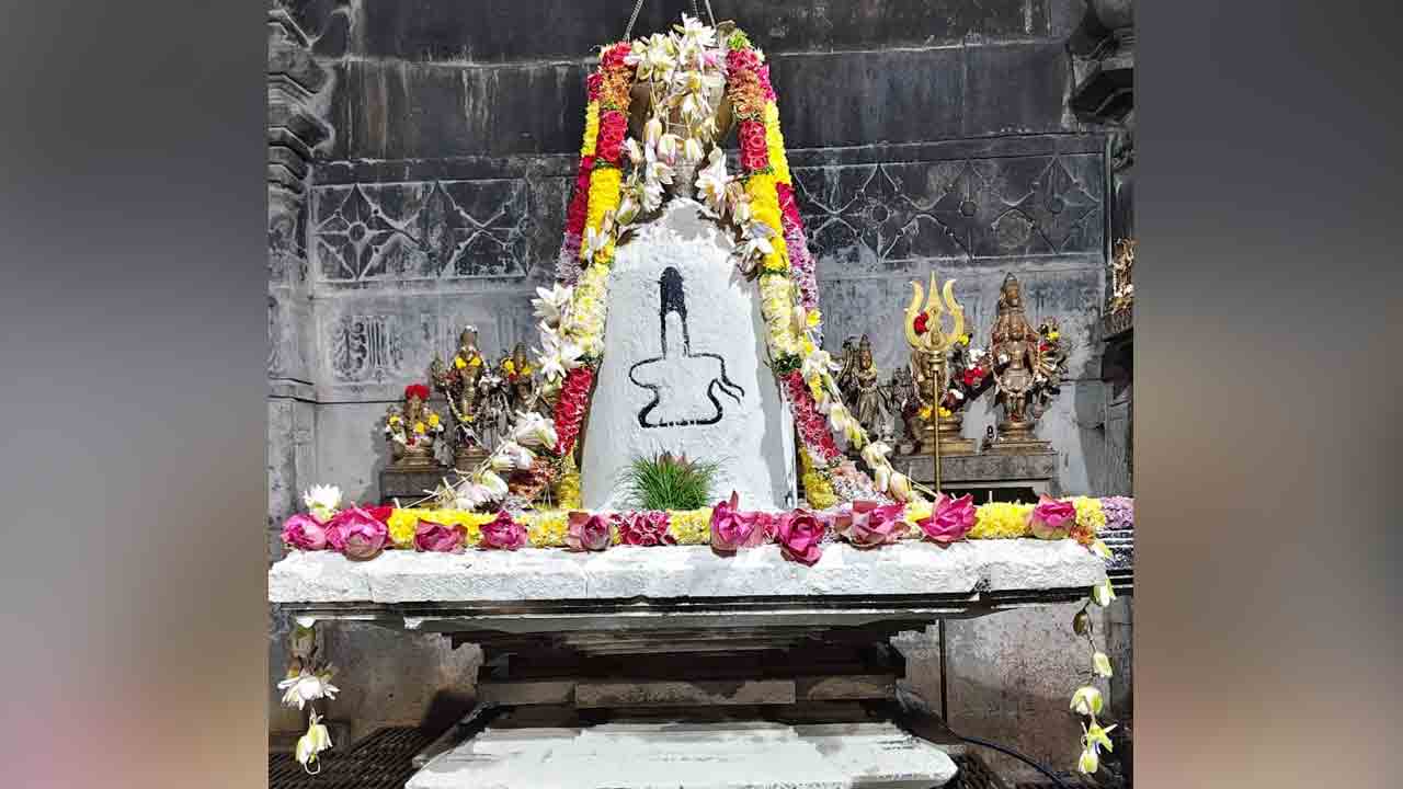 Rudreshwara Temple | వేయిస్తంభాల రుద్రేశ్వరాలయంలో సమూహిక రుద్రాభిషేకాలు