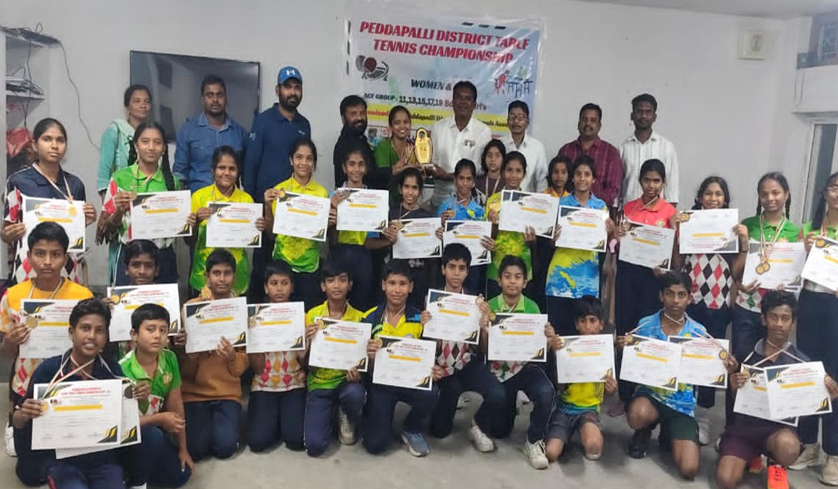 Table tennis competitions | రాష్ట్రస్థాయి టేబుల్ టెన్నిస్‌ పోటీలకు సుల్తానాబాద్‌ ఐపీఎస్ విద్యార్థులు