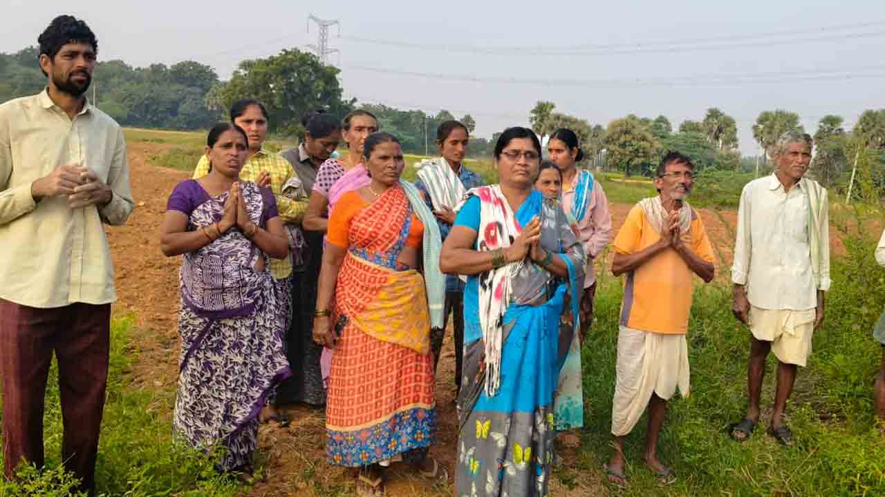 Penpahad | ఉత్తమ్ సారూ..మా భూమిని కాపాడండి .. మంత్రిని వేడుకున్న బాధితులు