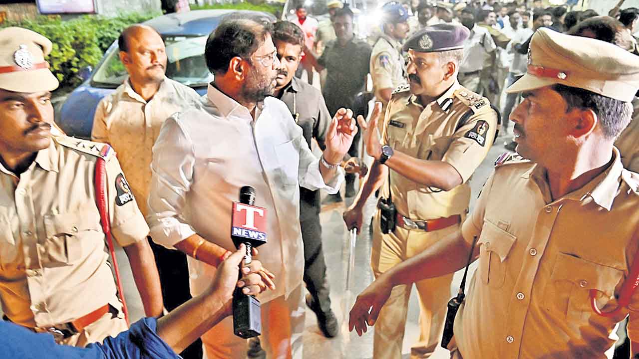 బీఆర్‌ఎస్‌పై జులుం!