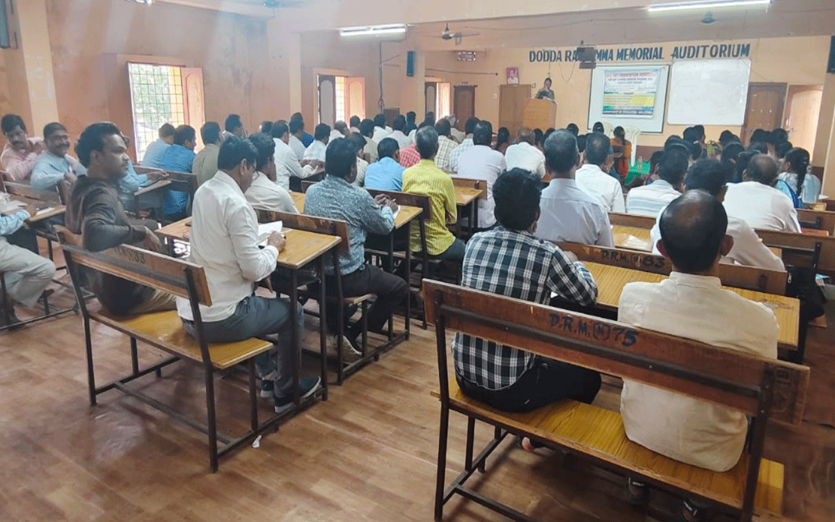 Ramagiri : సైన్స్ ప్ర‌ద‌ర్శ‌న‌లో ఉత్తమ ప్రాజెక్టులను ప్రదర్శించాలి : వనం లక్ష్మీపతి